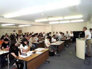 8月2日(木) 加古川校で大学・短大・専門学校進学及び就職のための進路説明会を実施致 しました。